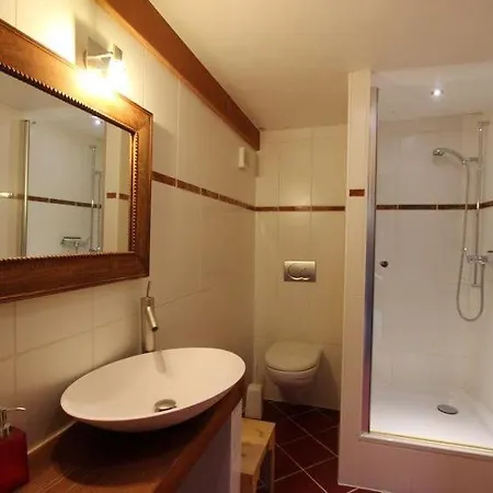 Sleeps 8 Wifi *